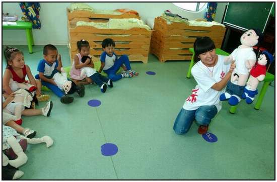 Chinese-Kids-in-an-Anatomy-Class-3