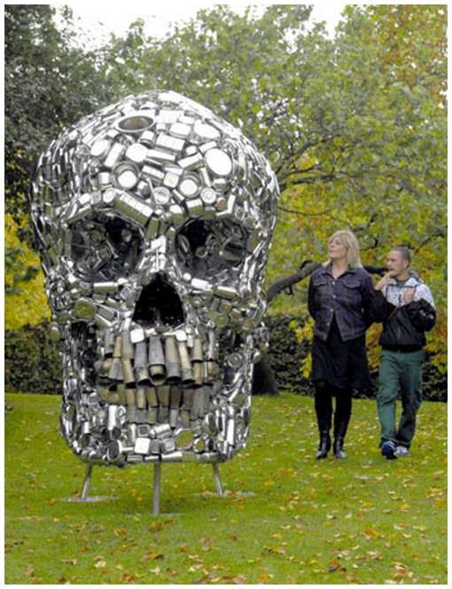 Skull-Sculpture-by-Subodh-Gupta-4