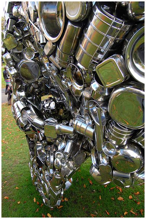 Skull-Sculpture-by-Subodh-Gupta-6