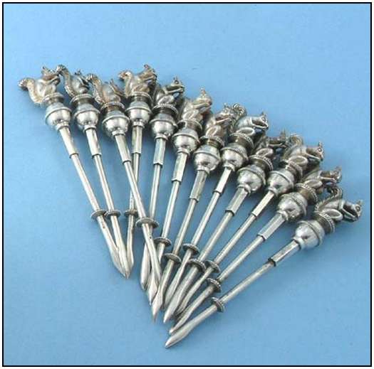 beautiful-pieces-of-ancient-cutlery-31