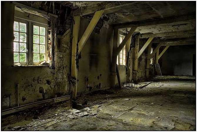 Abandoned-Buildings-12