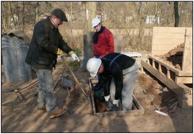 German-Funeral-School-2