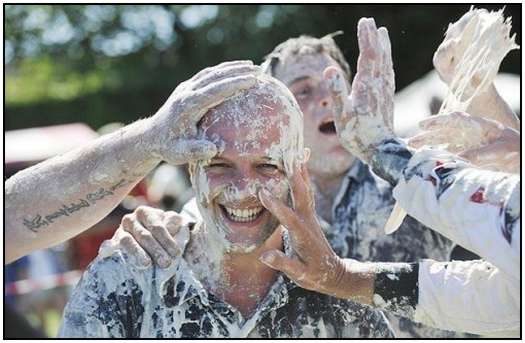 World-Custard-Pie-Throwing-Championship-6