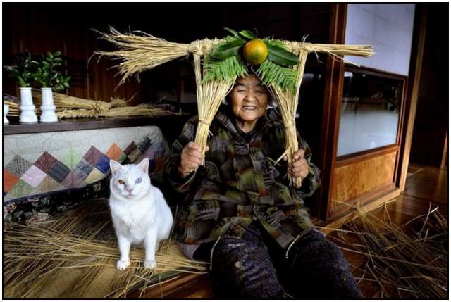 Grandmother-and-Her-Cat-7