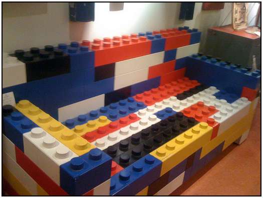LEGO-bricks-Sofa